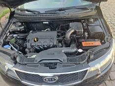 KIA CERATO 1.6 E.213 SEDAN 16V GASOLINA 4P MANUAL 2009/2010 CAMINHÕES & CAMIONETAS PASSO FUNDO / Carros no Vale