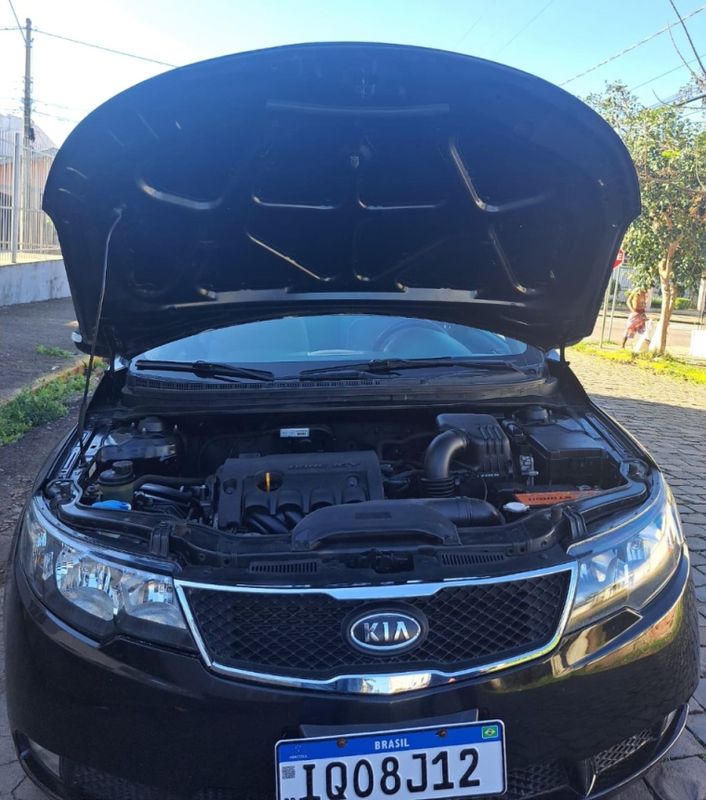 KIA CERATO 1.6 E.213 SEDAN 16V GASOLINA 4P MANUAL 2009/2010 CAMINHÕES & CAMIONETAS PASSO FUNDO / Carros no Vale