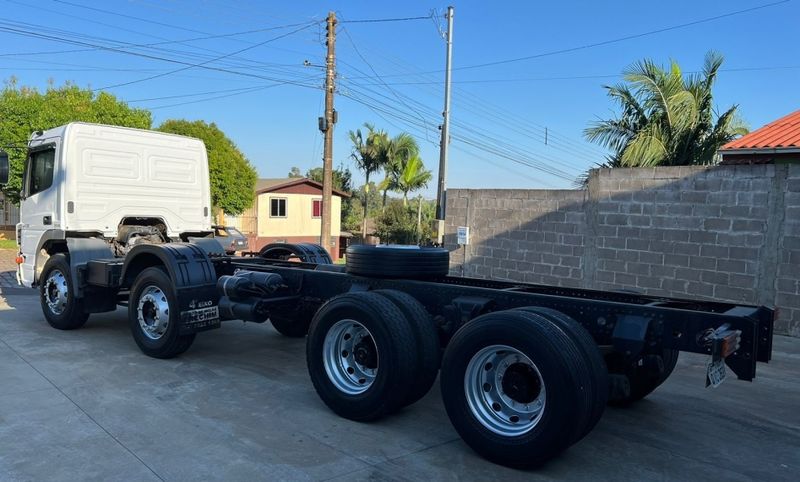 Mercedes-Benz Atego 2430 Bi Truck Chassi 2015/2016 CAMINHÕES & CAMIONETAS PASSO FUNDO / Carros no Vale Mercedes-Benz Atego 2430 Bi Truck Chassi 2015/2016 CAMINHÕES & CAMIONETAS PASSO FUNDO / Carros no Vale
