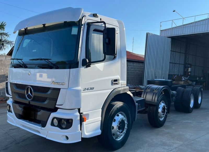 Mercedes-Benz Atego 2430 Bi Truck Chassi 2015/2016 CAMINHÕES & CAMIONETAS PASSO FUNDO / Carros no Vale Mercedes-Benz Atego 2430 Bi Truck Chassi 2015/2016 CAMINHÕES & CAMIONETAS PASSO FUNDO / Carros no Vale