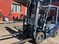Outros Outros Empilhadeira 2025/2025 CAMINHÕES & CAMIONETAS PASSO FUNDO / Carros no Vale