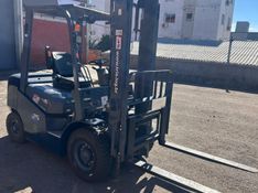 Outros Outros Empilhadeira 2025/2025 CAMINHÕES & CAMIONETAS PASSO FUNDO / Carros no Vale