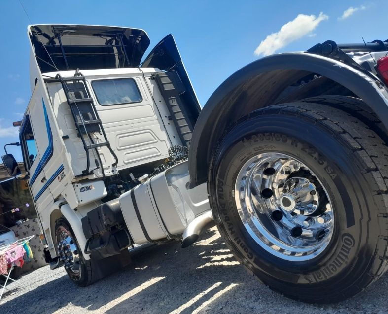 Scania R 113 R-113 H 320 4×2 2p 1997/1997 CAMINHÕES & CAMIONETAS PASSO FUNDO / Carros no Vale