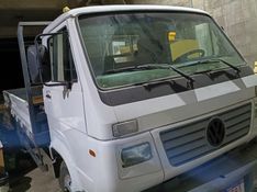Volkswagen 7110 VW 7-110 S Carroceria Metálica 2004/2004 CAMINHÕES & CAMIONETAS PASSO FUNDO / Carros no Vale