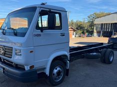 Volkswagen 8120 8-120/8-120 Euro3 Worker 2p Chassi 2002/2002 CAMINHÕES & CAMIONETAS PASSO FUNDO / Carros no Vale