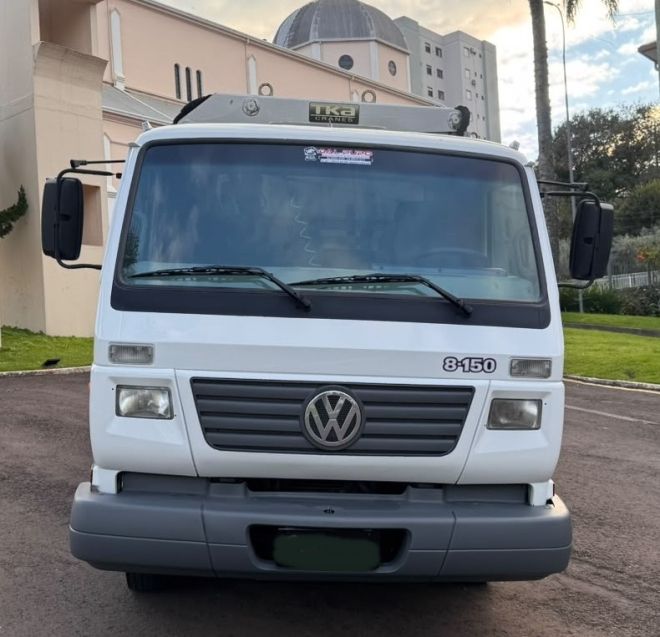 Volkswagen 8150 VW 8-150 E Worker Munck 2002/2002 CAMINHÕES & CAMIONETAS PASSO FUNDO / Carros no Vale Volkswagen 8150 VW 8-150 E Worker Munck 2002/2002 CAMINHÕES & CAMIONETAS PASSO FUNDO / Carros no Vale