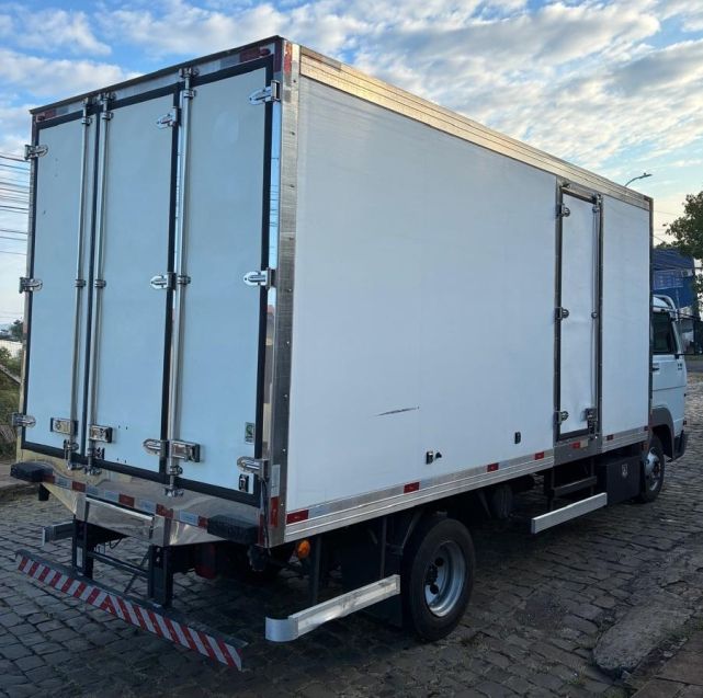 Volkswagen 9150 VW 9-150 E Delivery Câmara Fria 2010/2010 CAMINHÕES & CAMIONETAS PASSO FUNDO / Carros no Vale Volkswagen 9150 VW 9-150 E Delivery Câmara Fria 2010/2010 CAMINHÕES & CAMIONETAS PASSO FUNDO / Carros no Vale