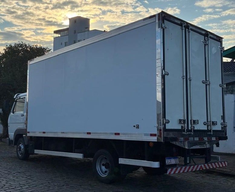 Volkswagen 9150 VW 9-150 E Delivery Câmara Fria 2010/2010 CAMINHÕES & CAMIONETAS PASSO FUNDO / Carros no Vale Volkswagen 9150 VW 9-150 E Delivery Câmara Fria 2010/2010 CAMINHÕES & CAMIONETAS PASSO FUNDO / Carros no Vale