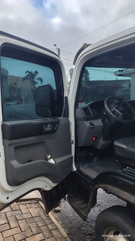 Volkswagen Delivery Express Delivery DRC 4-150 Baú 2018/2019 CAMINHÕES & CAMIONETAS PASSO FUNDO / Carros no Vale
