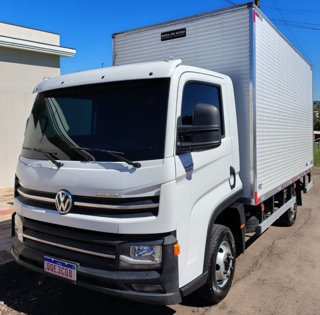Volkswagen Delivery Express Delivery DRC 4-150 Baú 2018/2019 CAMINHÕES & CAMIONETAS PASSO FUNDO / Carros no Vale