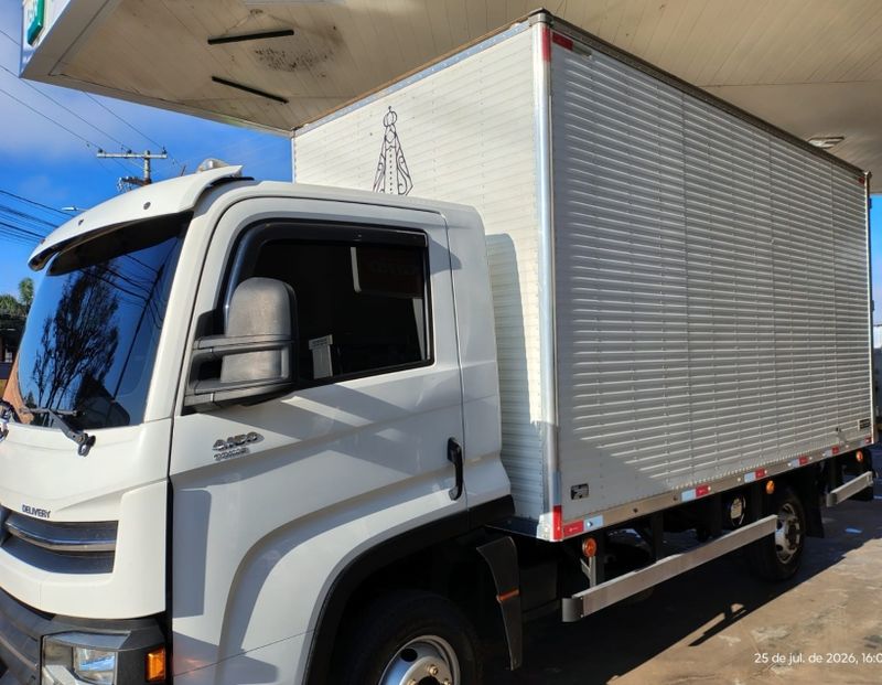 Volkswagen Delivery Express Delivery DRC 4-150 Baú 2018/2019 CAMINHÕES & CAMIONETAS PASSO FUNDO / Carros no Vale
