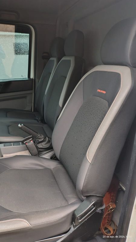 Volkswagen Delivery Express Delivery DRC 4-150 Baú 2018/2019 CAMINHÕES & CAMIONETAS PASSO FUNDO / Carros no Vale