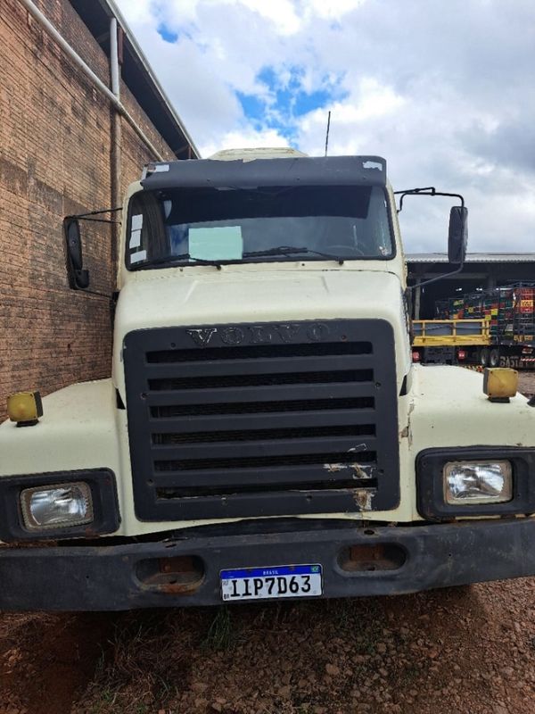 Volvo N10 280 Cavalo Mecânico 4×2 1988/1988 CAMINHÕES & CAMIONETAS PASSO FUNDO / Carros no Vale