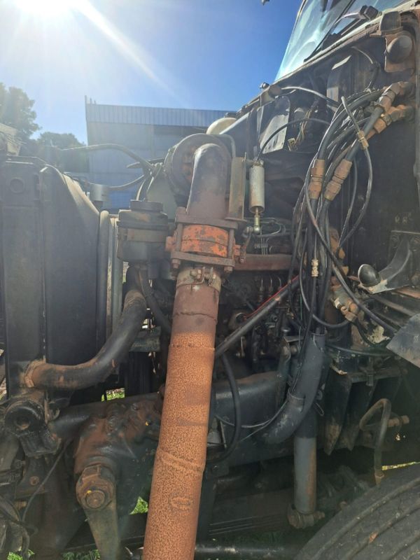 Volvo N10 280 Cavalo Mecânico 4×2 1988/1988 CAMINHÕES & CAMIONETAS PASSO FUNDO / Carros no Vale
