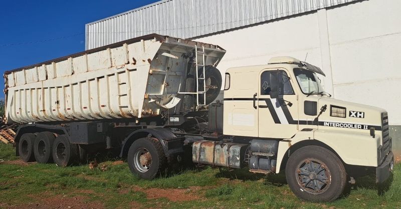 Volvo N10 280 N-10 280 TURBO-II H 4×2 + Caçamba 1988/1988 CAMINHÕES & CAMIONETAS PASSO FUNDO / Carros no Vale Volvo N10 280 N-10 280 TURBO-II H 4×2 + Caçamba 1988/1988 CAMINHÕES & CAMIONETAS PASSO FUNDO / Carros no Vale