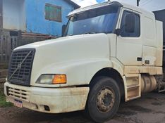 Volvo NH12 380 NH-12 380 6×2 2p 2003/2003 CAMINHÕES & CAMIONETAS PASSO FUNDO / Carros no Vale