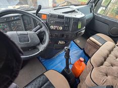 Volvo NH12 380 NH-12 380 6×2 2p 2003/2003 CAMINHÕES & CAMIONETAS PASSO FUNDO / Carros no Vale