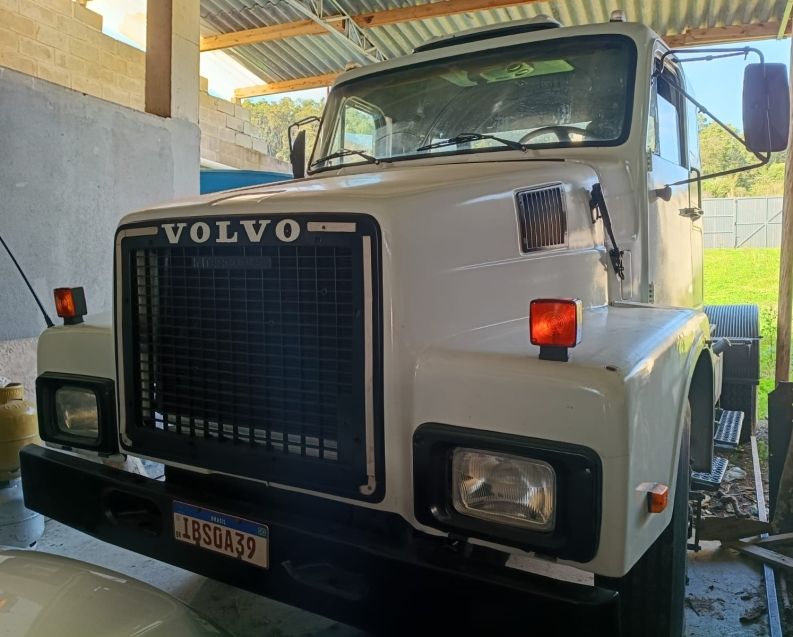 Volvo NL10 NL-10 280 4×2 2p 1988/1988 CAMINHÕES & CAMIONETAS PASSO FUNDO / Carros no Vale