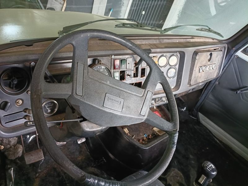 Volvo NL10 NL-10 280 4×2 2p 1988/1988 CAMINHÕES & CAMIONETAS PASSO FUNDO / Carros no Vale