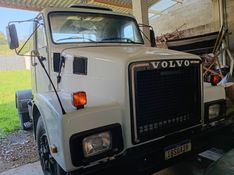 Volvo NL10 NL-10 280 4×2 2p 1988/1988 CAMINHÕES & CAMIONETAS PASSO FUNDO / Carros no Vale