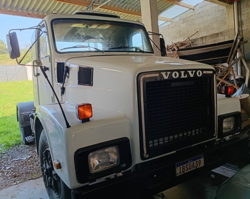 Volvo NL10 NL-10 280 4×2 2p 1988/1988 CAMINHÕES & CAMIONETAS PASSO FUNDO / Carros no Vale