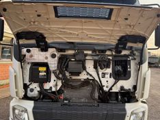 Volvo VM 330 6×2 2p Chassi 2021/2021 CAMINHÕES & CAMIONETAS PASSO FUNDO / Carros no Vale