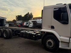 Volvo VM 330 6×2 2p Chassi 2021/2021 CAMINHÕES & CAMIONETAS PASSO FUNDO / Carros no Vale