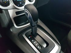 Ford FIESTA 1.6 SE HATCH 16V FLEX 4P POWERSHIFT 2015/2016 ADVANT AUTOMÓVEIS CAXIAS DO SUL / Carros no Vale