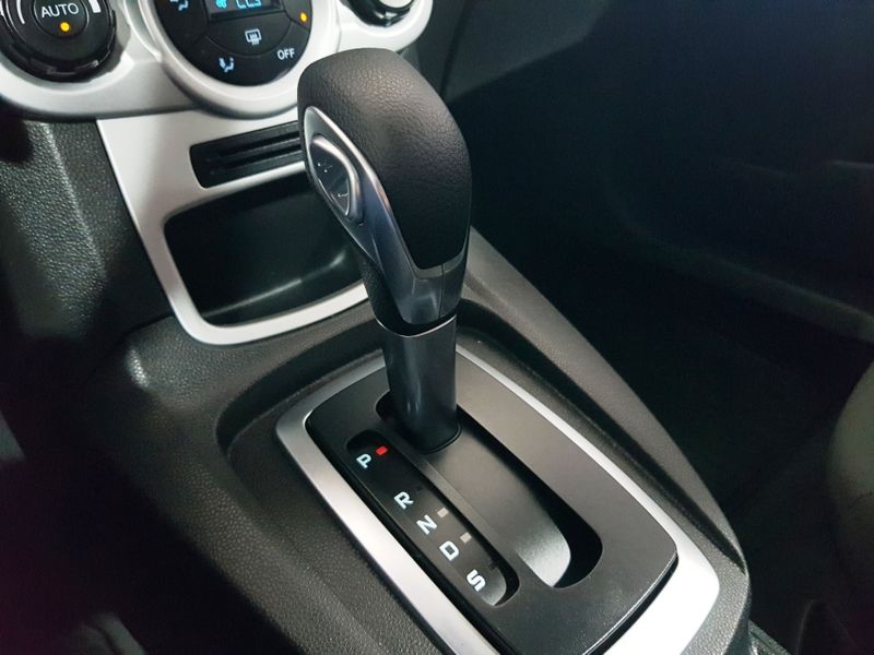 Ford FIESTA 1.6 SE HATCH 16V FLEX 4P POWERSHIFT 2015/2016 ADVANT AUTOMÓVEIS CAXIAS DO SUL / Carros no Vale Ford FIESTA 1.6 SE HATCH 16V FLEX 4P POWERSHIFT 2015/2016 ADVANT AUTOMÓVEIS CAXIAS DO SUL / Carros no Vale