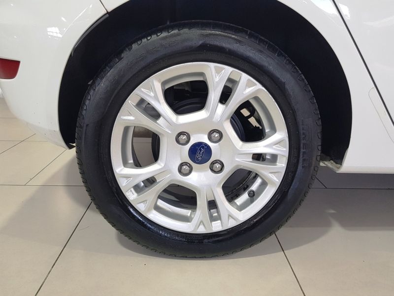 Ford FIESTA 1.6 SE HATCH 16V FLEX 4P POWERSHIFT 2015/2016 ADVANT AUTOMÓVEIS CAXIAS DO SUL / Carros no Vale Ford FIESTA 1.6 SE HATCH 16V FLEX 4P POWERSHIFT 2015/2016 ADVANT AUTOMÓVEIS CAXIAS DO SUL / Carros no Vale