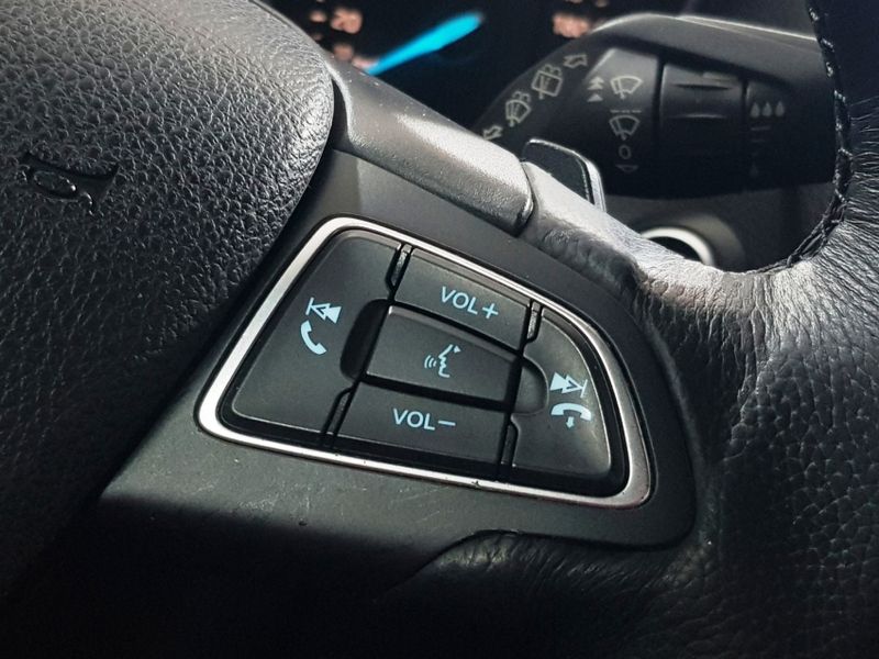 Ford FOCUS 2.0 TITANIUM 16V FLEX 4P POWERSHIFT 2015/2016 ADVANT AUTOMÓVEIS CAXIAS DO SUL / Carros no Vale Ford FOCUS 2.0 TITANIUM 16V FLEX 4P POWERSHIFT 2015/2016 ADVANT AUTOMÓVEIS CAXIAS DO SUL / Carros no Vale