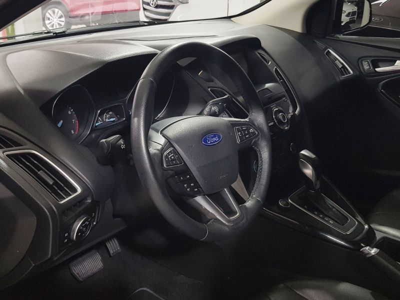 Ford FOCUS 2.0 TITANIUM 16V FLEX 4P POWERSHIFT 2015/2016 ADVANT AUTOMÓVEIS CAXIAS DO SUL / Carros no Vale Ford FOCUS 2.0 TITANIUM 16V FLEX 4P POWERSHIFT 2015/2016 ADVANT AUTOMÓVEIS CAXIAS DO SUL / Carros no Vale