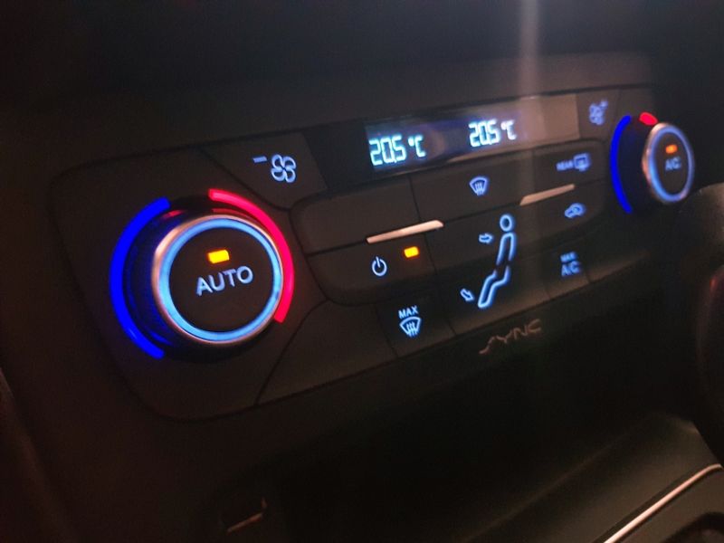 Ford FOCUS 2.0 TITANIUM 16V FLEX 4P POWERSHIFT 2015/2016 ADVANT AUTOMÓVEIS CAXIAS DO SUL / Carros no Vale Ford FOCUS 2.0 TITANIUM 16V FLEX 4P POWERSHIFT 2015/2016 ADVANT AUTOMÓVEIS CAXIAS DO SUL / Carros no Vale