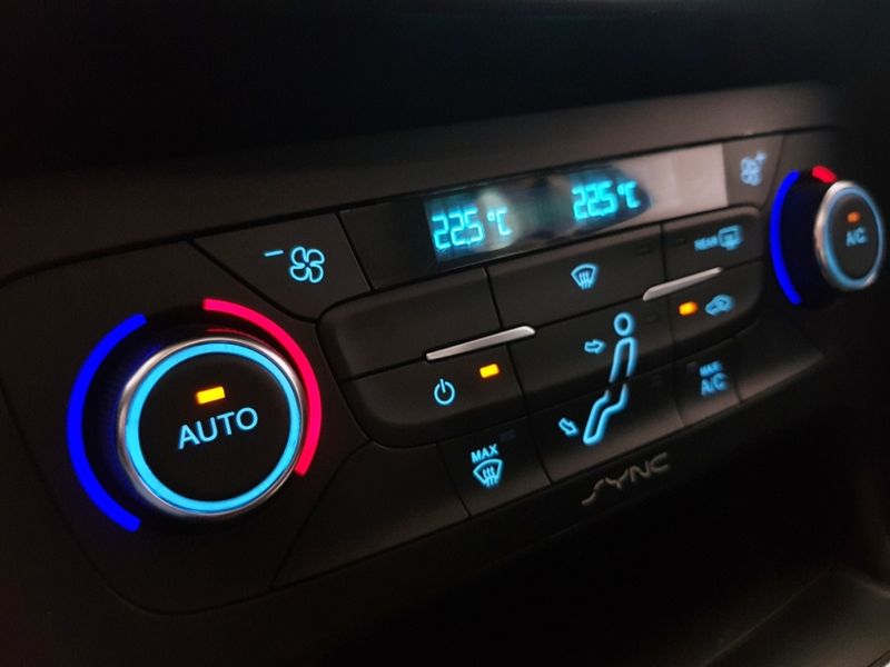 Ford FOCUS 2.0 TITANIUM PLUS 16V FLEX 4P POWERSHIFT 2017/2018 ADVANT AUTOMÓVEIS CAXIAS DO SUL / Carros no Vale Ford FOCUS 2.0 TITANIUM PLUS 16V FLEX 4P POWERSHIFT 2017/2018 ADVANT AUTOMÓVEIS CAXIAS DO SUL / Carros no Vale