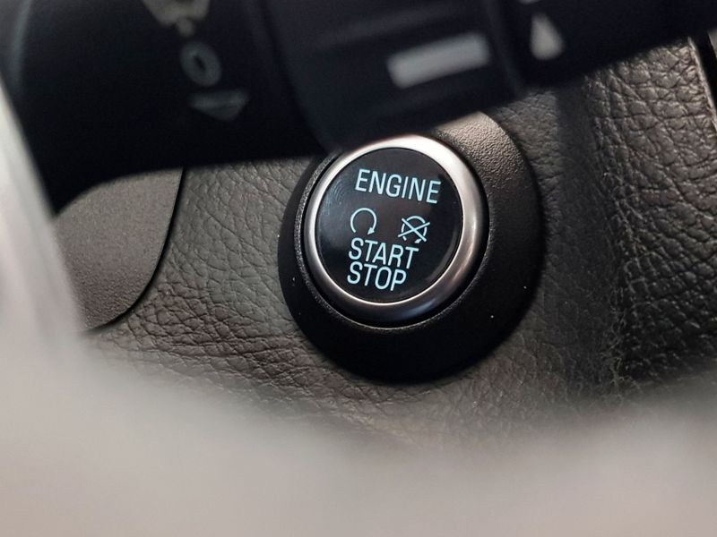 Ford FOCUS 2.0 TITANIUM PLUS 16V FLEX 4P POWERSHIFT 2017/2018 ADVANT AUTOMÓVEIS CAXIAS DO SUL / Carros no Vale Ford FOCUS 2.0 TITANIUM PLUS 16V FLEX 4P POWERSHIFT 2017/2018 ADVANT AUTOMÓVEIS CAXIAS DO SUL / Carros no Vale