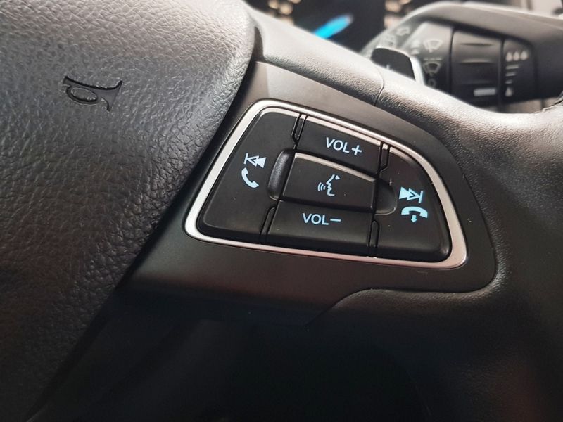 Ford FOCUS 2.0 TITANIUM PLUS 16V FLEX 4P POWERSHIFT 2017/2018 ADVANT AUTOMÓVEIS CAXIAS DO SUL / Carros no Vale Ford FOCUS 2.0 TITANIUM PLUS 16V FLEX 4P POWERSHIFT 2017/2018 ADVANT AUTOMÓVEIS CAXIAS DO SUL / Carros no Vale