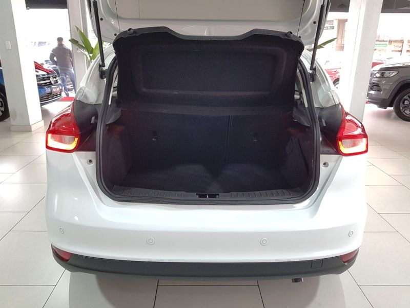 Ford FOCUS 2.0 TITANIUM PLUS 16V FLEX 4P POWERSHIFT 2017/2018 ADVANT AUTOMÓVEIS CAXIAS DO SUL / Carros no Vale Ford FOCUS 2.0 TITANIUM PLUS 16V FLEX 4P POWERSHIFT 2017/2018 ADVANT AUTOMÓVEIS CAXIAS DO SUL / Carros no Vale