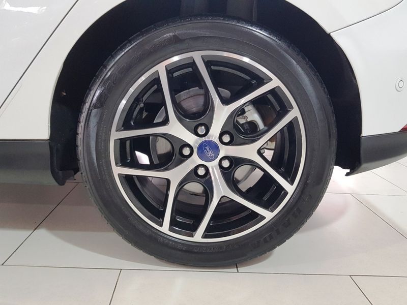 Ford FOCUS 2.0 TITANIUM PLUS 16V FLEX 4P POWERSHIFT 2017/2018 ADVANT AUTOMÓVEIS CAXIAS DO SUL / Carros no Vale Ford FOCUS 2.0 TITANIUM PLUS 16V FLEX 4P POWERSHIFT 2017/2018 ADVANT AUTOMÓVEIS CAXIAS DO SUL / Carros no Vale