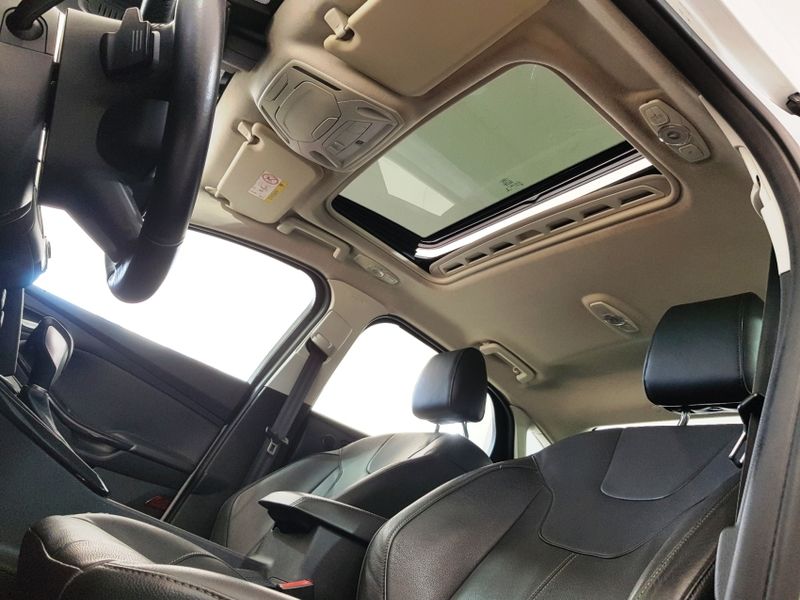 Ford FOCUS 2.0 TITANIUM PLUS FASTBACK 16V FLEX 4P POWERSHIFT 2018/2019 ADVANT AUTOMÓVEIS CAXIAS DO SUL / Carros no Vale Ford FOCUS 2.0 TITANIUM PLUS FASTBACK 16V FLEX 4P POWERSHIFT 2018/2019 ADVANT AUTOMÓVEIS CAXIAS DO SUL / Carros no Vale