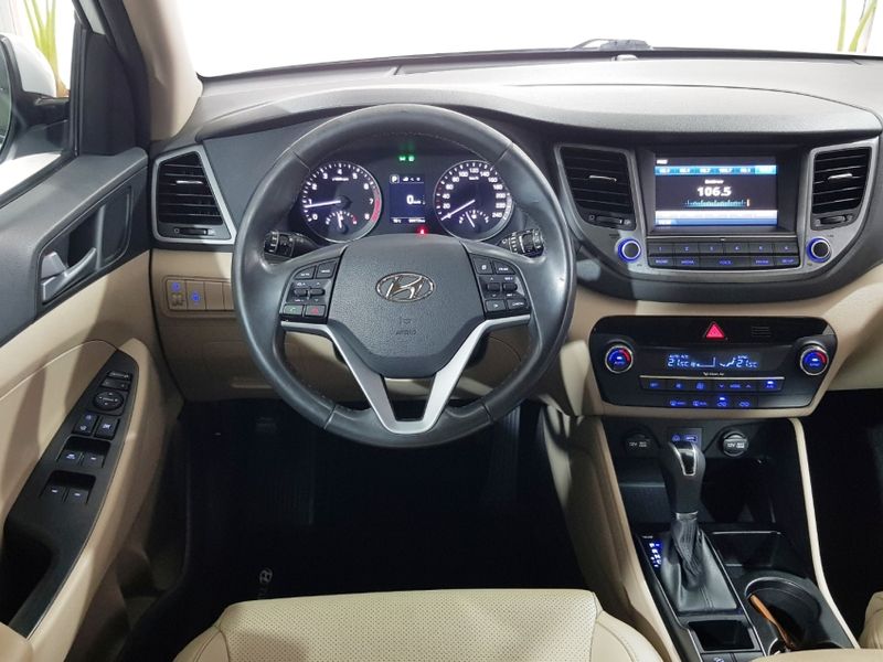 Hyundai TUCSON 1.6 16V T-GDI GASOLINA GL ECOSHIFT 2016/2017 ADVANT AUTOMÓVEIS CAXIAS DO SUL / Carros no Vale Hyundai TUCSON 1.6 16V T-GDI GASOLINA GL ECOSHIFT 2016/2017 ADVANT AUTOMÓVEIS CAXIAS DO SUL / Carros no Vale