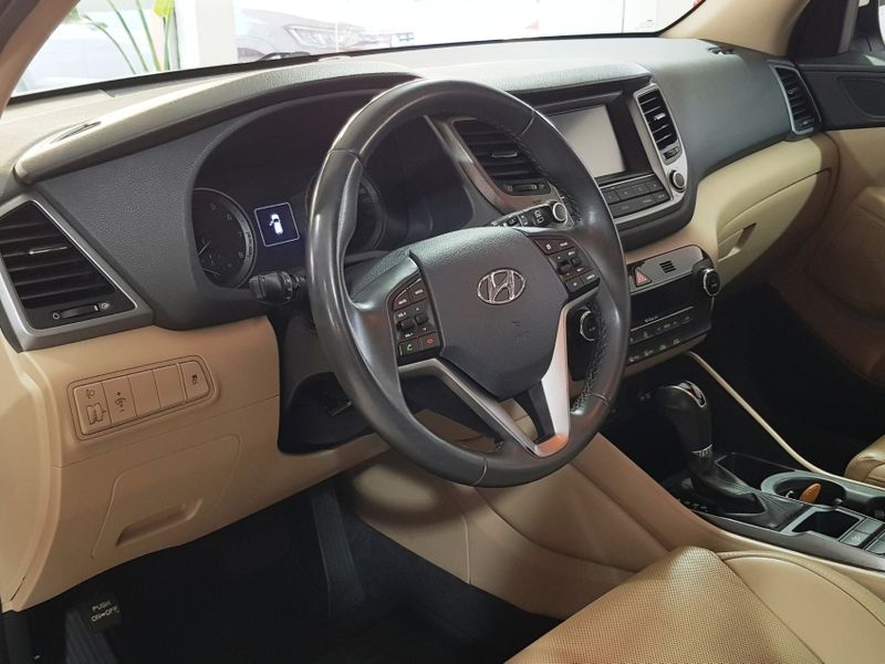 Hyundai TUCSON 1.6 16V T-GDI GASOLINA GL ECOSHIFT 2016/2017 ADVANT AUTOMÓVEIS CAXIAS DO SUL / Carros no Vale