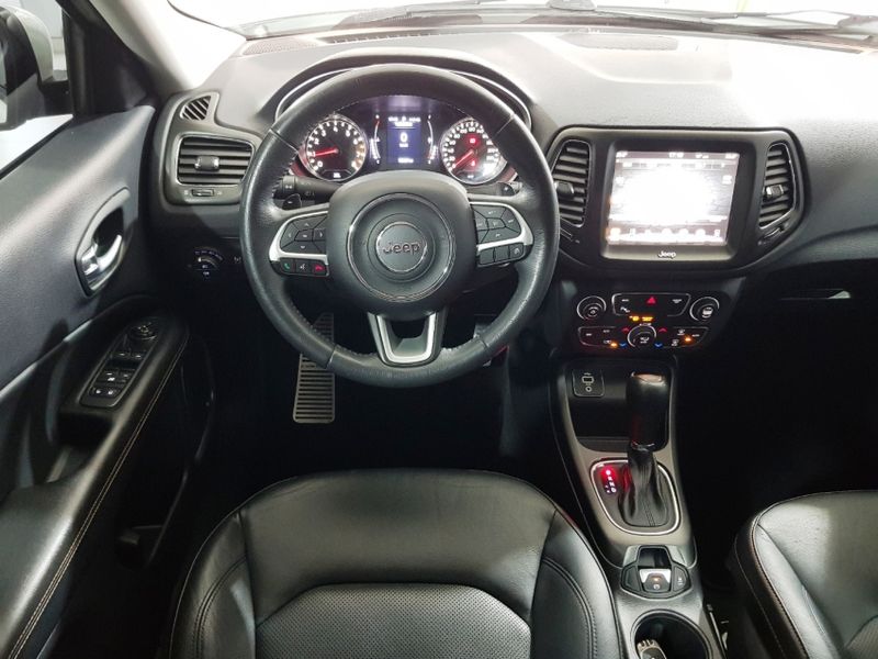 JEEP COMPASS 2.0 16V FLEX LONGITUDE AUTOMÁTICO 2017/2017 ADVANT AUTOMÓVEIS CAXIAS DO SUL / Carros no Vale