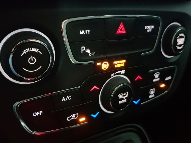 JEEP COMPASS 2.0 16V FLEX LONGITUDE AUTOMÁTICO 2017/2017 ADVANT AUTOMÓVEIS CAXIAS DO SUL / Carros no Vale