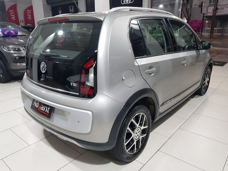 Volkswagen CROSS UP 1.0 TSI 12V FLEX 4P MANUAL 2016/2017 ADVANT AUTOMÓVEIS CAXIAS DO SUL / Carros no Vale