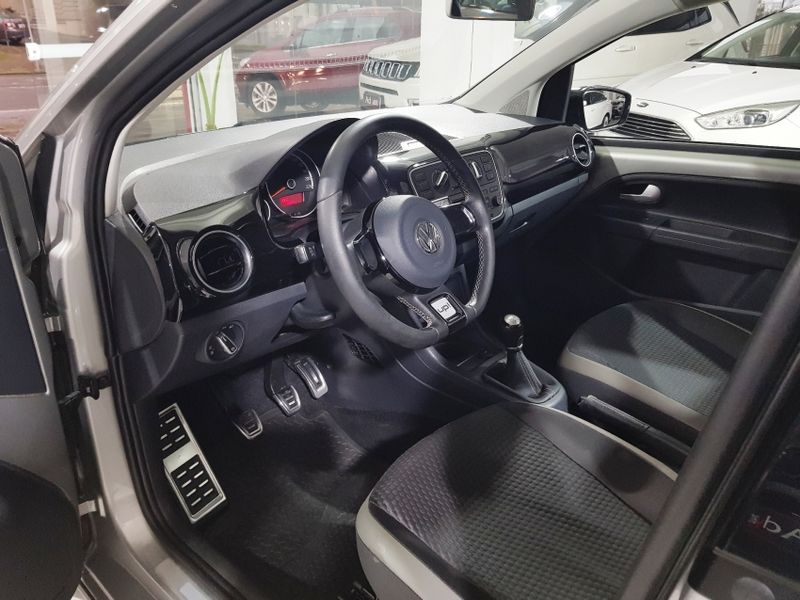 Volkswagen CROSS UP 1.0 TSI 12V FLEX 4P MANUAL 2016/2017 ADVANT AUTOMÓVEIS CAXIAS DO SUL / Carros no Vale