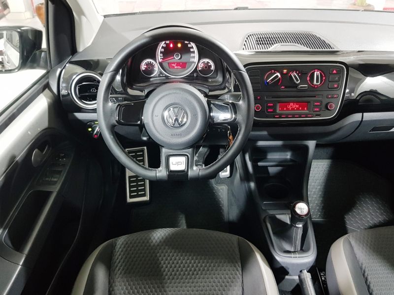 Volkswagen CROSS UP 1.0 TSI 12V FLEX 4P MANUAL 2016/2017 ADVANT AUTOMÓVEIS CAXIAS DO SUL / Carros no Vale