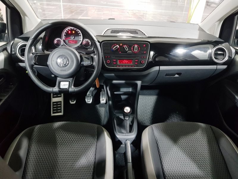 Volkswagen CROSS UP 1.0 TSI 12V FLEX 4P MANUAL 2016/2017 ADVANT AUTOMÓVEIS CAXIAS DO SUL / Carros no Vale