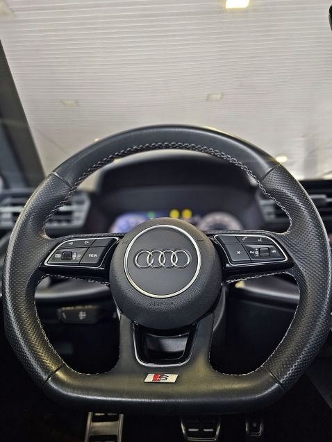 Audi A3 2.0 40 TFSI MHEV SEDAN PERFORMANCE BLACK S-TRONIC 2023/2023 CARRO DEZ NOVO HAMBURGO / Carros no Vale