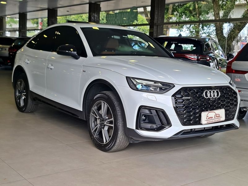 Audi Q5 2.0 55 TFSIE PHEV SPORTBACK PERFORMANCE BLACK QUATTRO S TRONIC 2022/2023 CARRO DEZ NOVO HAMBURGO / Carros no Vale Audi Q5 2.0 55 TFSIE PHEV SPORTBACK PERFORMANCE BLACK QUATTRO S TRONIC 2022/2023 CARRO DEZ NOVO HAMBURGO / Carros no Vale
