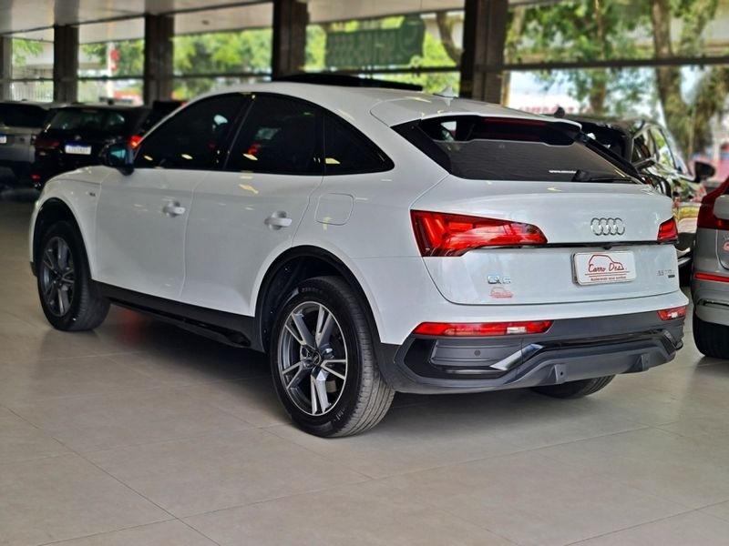 Audi Q5 2.0 55 TFSIE PHEV SPORTBACK PERFORMANCE BLACK QUATTRO S TRONIC 2022/2023 CARRO DEZ NOVO HAMBURGO / Carros no Vale Audi Q5 2.0 55 TFSIE PHEV SPORTBACK PERFORMANCE BLACK QUATTRO S TRONIC 2022/2023 CARRO DEZ NOVO HAMBURGO / Carros no Vale